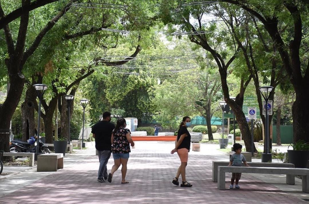 Acequias y peatonal, un nuevo paisaje en el centro Funes